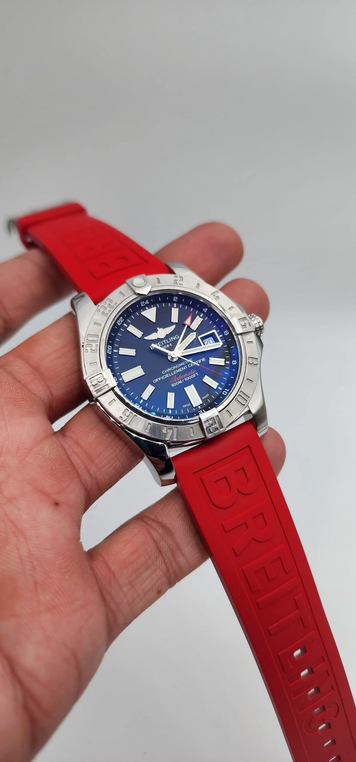 Breitling Avenger II - Image 4
