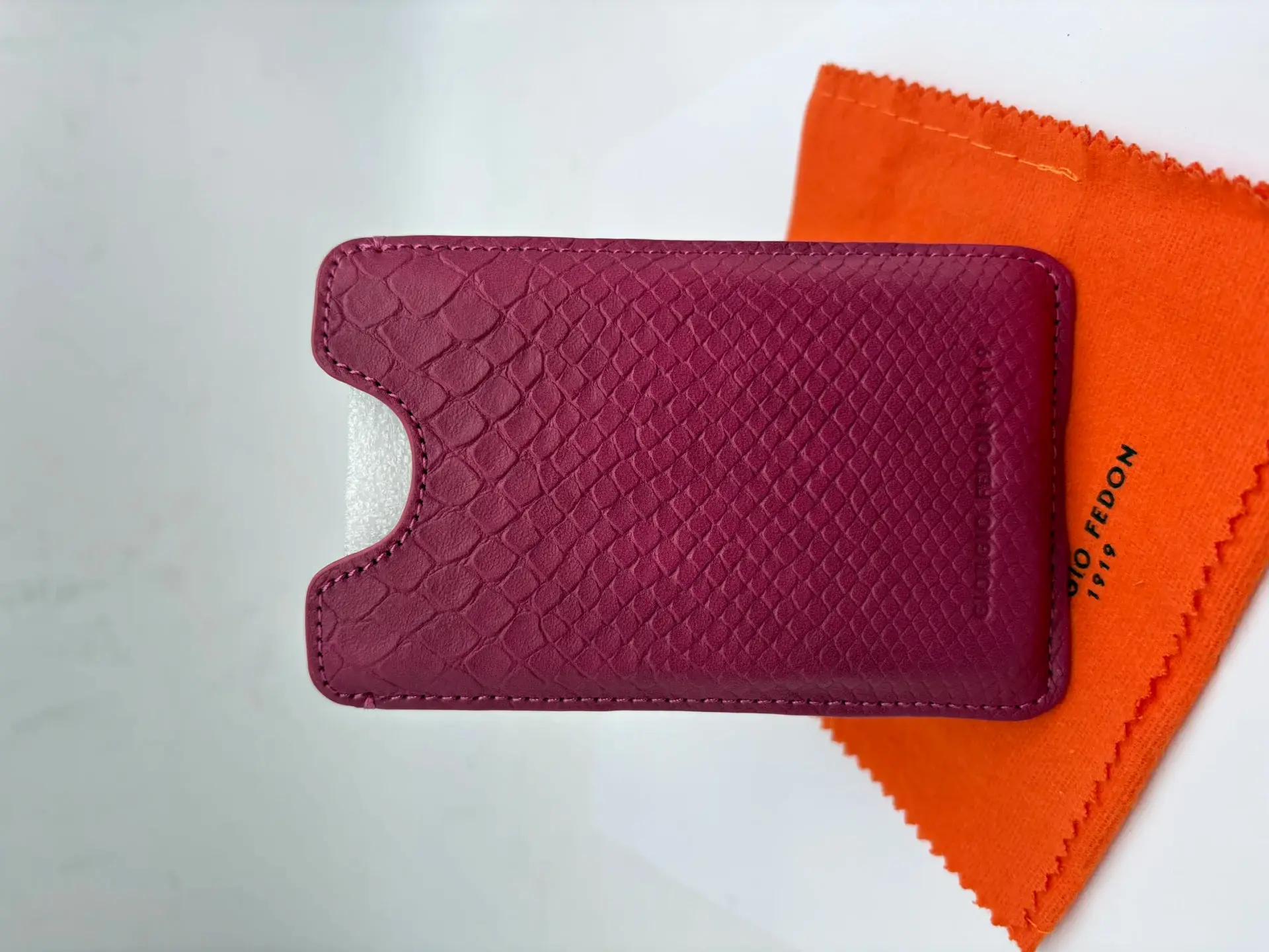 IPHONE SOFT POUCH PINK