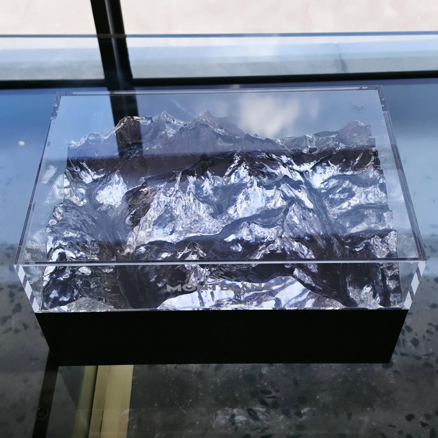 2026 Mont Blanc Limited Edition Set - Image 15
